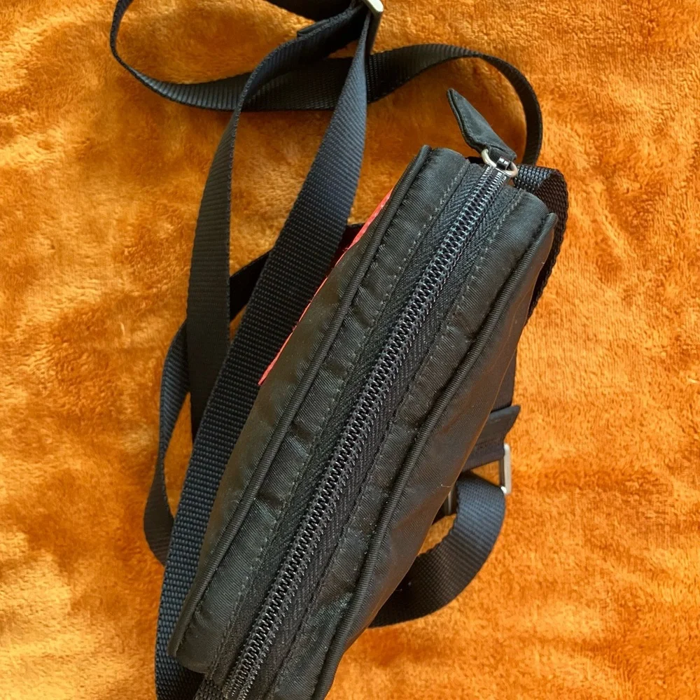 Prada Black Crossbody Bag Nylon with adjustable shoulder strap zipper - Picture 5 of 10